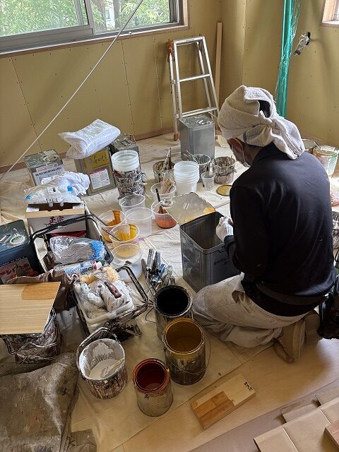練馬区マンションリノベーション　造作枠　塗装　着色　OSCL　ドア　調色　お客様立ち合い　色決め