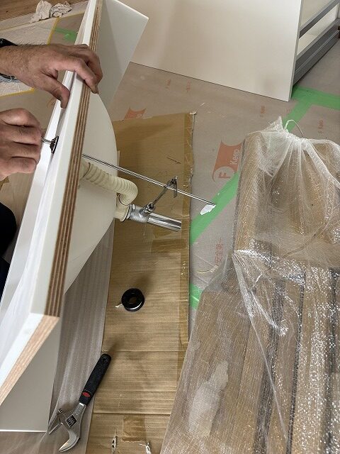 練馬区マンションリノベーション 洗面化粧台 キャビネット 収納 足元 オープン