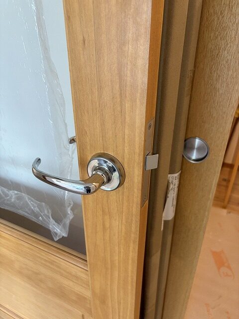 練馬区マンションリノベ　照明　取手　古いものを再利用　レトロ　ビンテージ